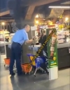 «Твари, это из-за вас война началась!»: переселенка у Рівному скандалила в супермаркеті (ВІДЕО 18+)