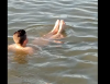У Здолбунові люди купаються у водоймі з нечистотами (ВІДЕО)