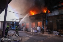 Рятувальники показали, як гасили велику пожежу на Старицького у Рівному (ФОТО, ВІДЕО)