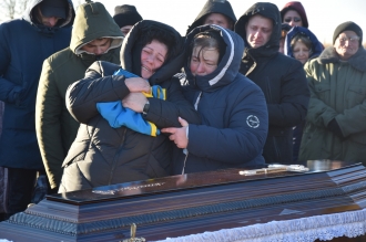 Надійний друг і найкращий дідусь: на Рівненщині оплакали церковного старосту, який загинув на фронті (ФОТО)