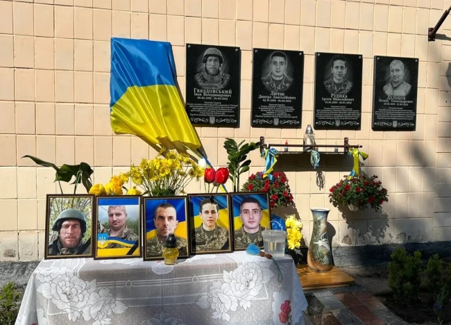 На Костопільщині з'явилися меморіальні дошки ще двом полеглим воїнам