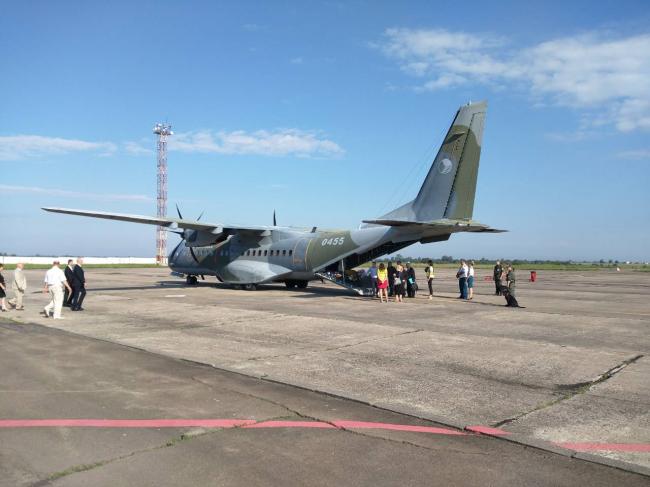 У рівненському аеропорту приземлився військовий літак чеської армії  