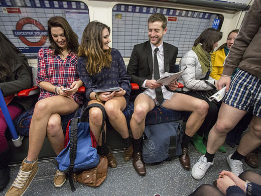 «У метро — без штанів!»