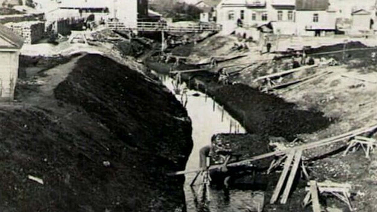 Роботи з поглиблення русла р. Устя. 1934 р. Фото надані Ігорем Мислінчуком.