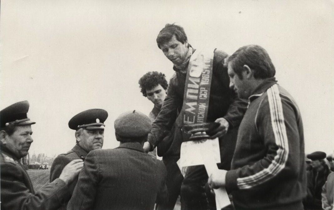 Нагородження чемпіона України Володимира Казакова. Одеса. 21 квітня 1985 року.