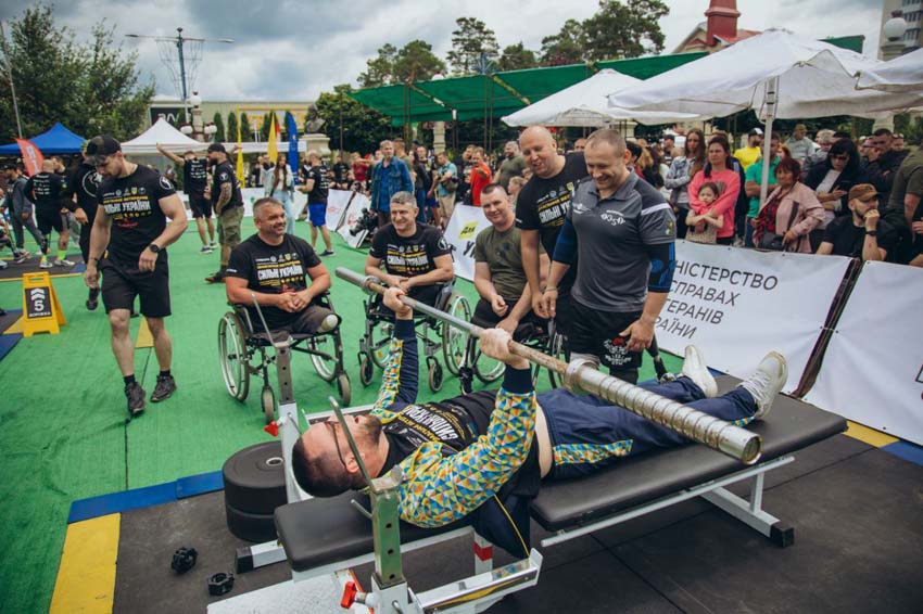 Черговий етап змагань «Сильні України», який пройшов 14 червня в Ірпені на Київщині, зібрав кілька десятків ветеранів та сотні глядачів