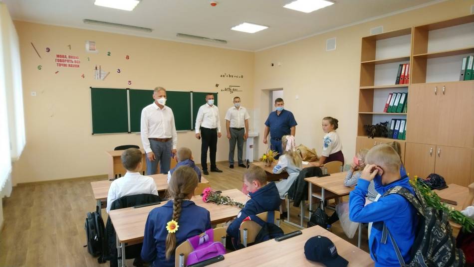 Житомирська «Будівельна компанія Случ» торік одержала гроші за щонайменше 13 об’єктів, зокрема, й понад 15 мільйонів — за будівництво школи в Озерцях Володимирецького району