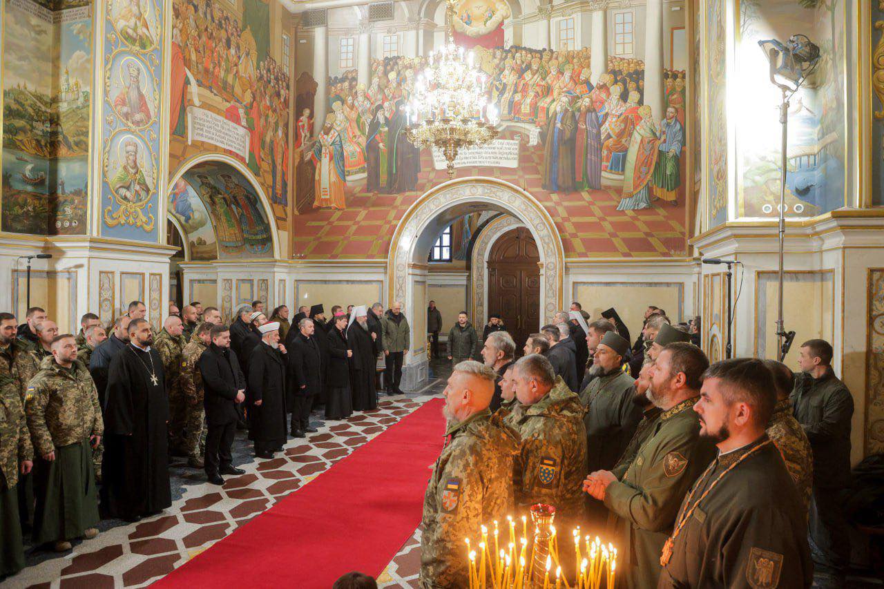 Коваль, Зеленський, Єрмак та інші вшанували жертв голоду (ФОТО)