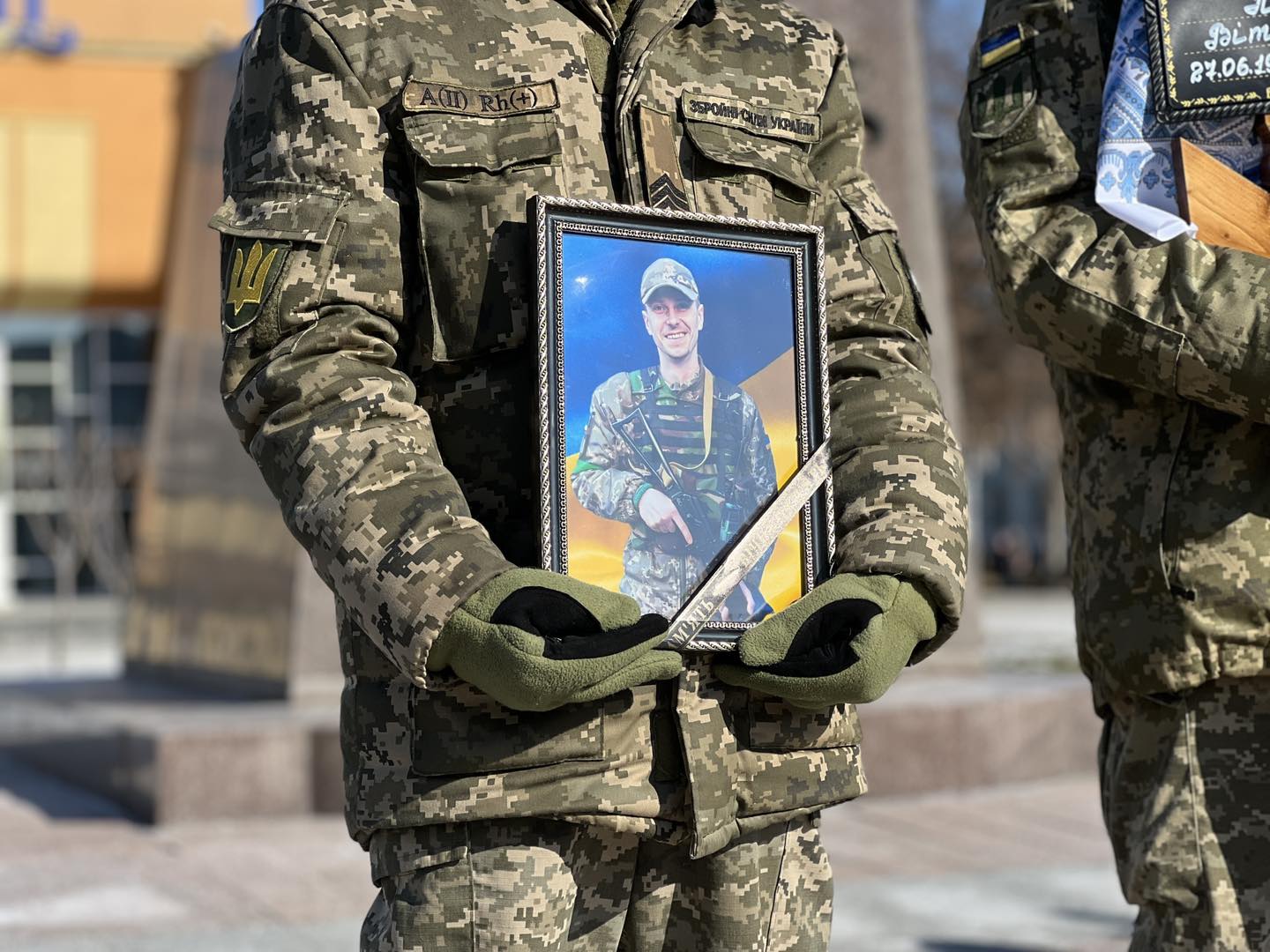 На майдані Незалежності в Рівному попрощалися з двома воїнами