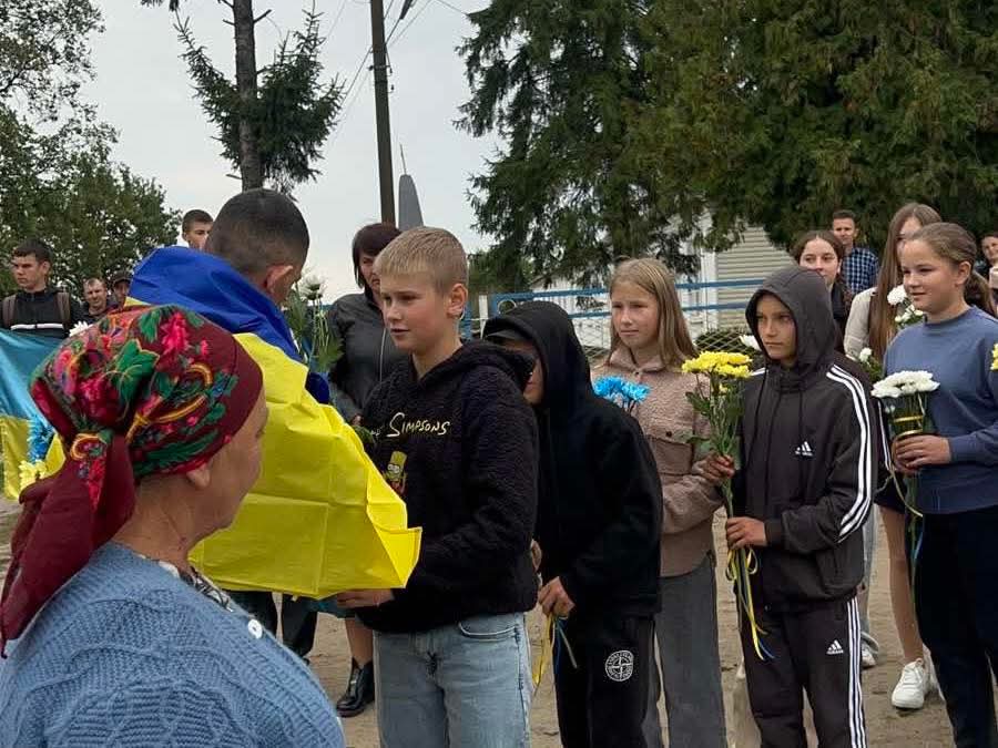 У Князівці зустріли земляка, над яким три роки знущались вороги