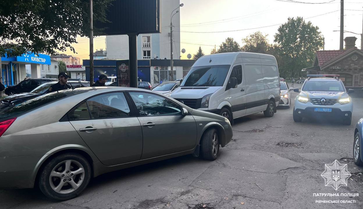 2,39 проміле: п'яний водій у Рівному в'їхав у чуже авто