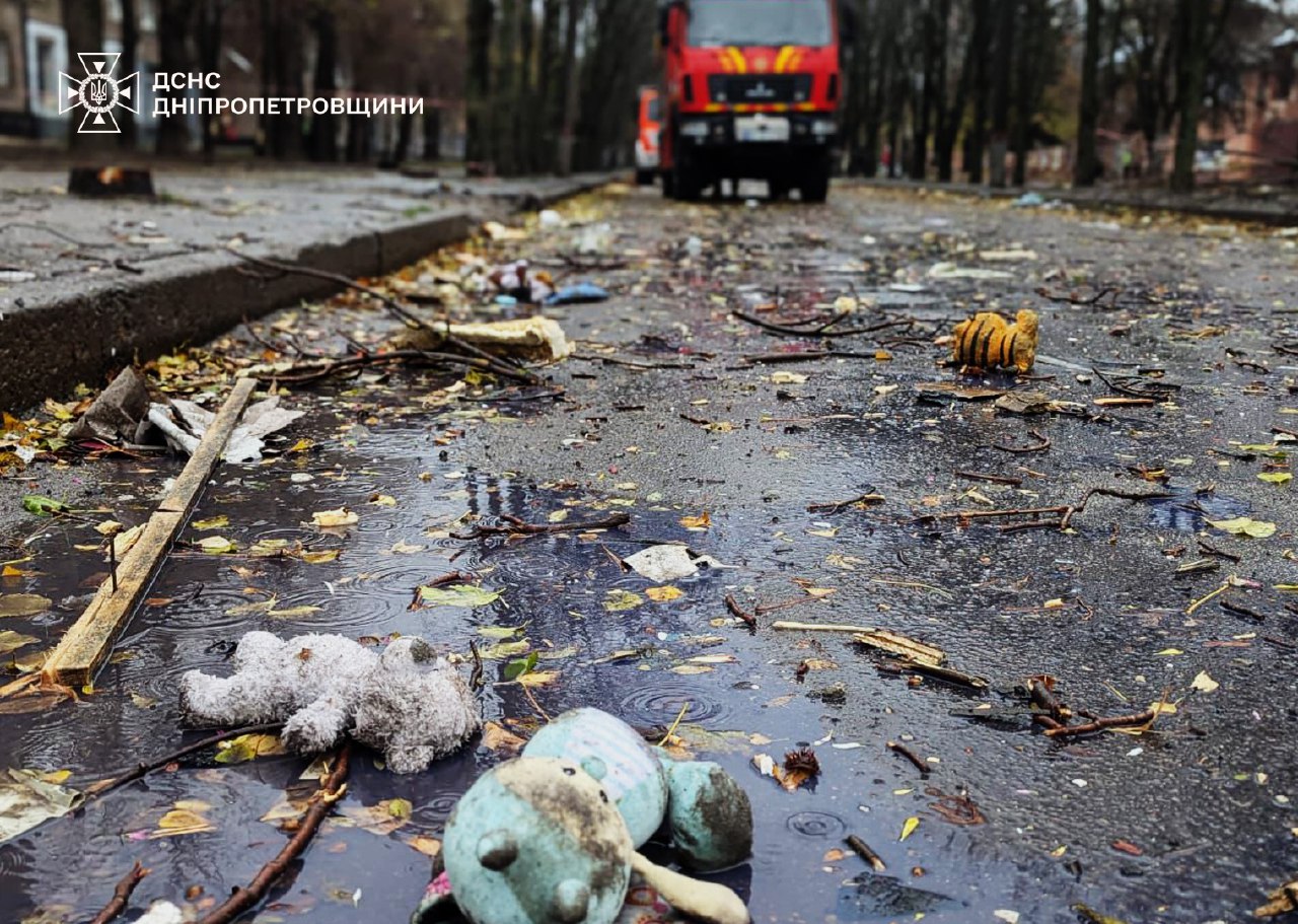 Уже 26 постраждалих від ракетного удару по Кривому Рогу (ФОТО)