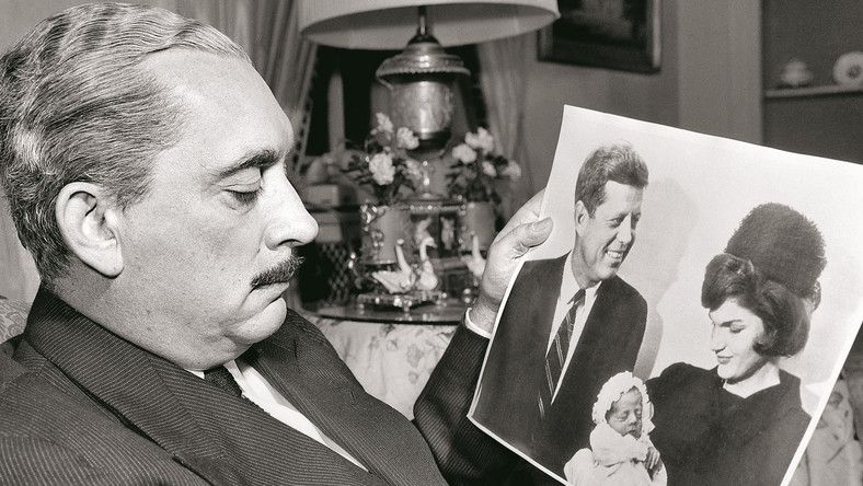 Станіслав Радзівілл і фото подружжя Кенеді