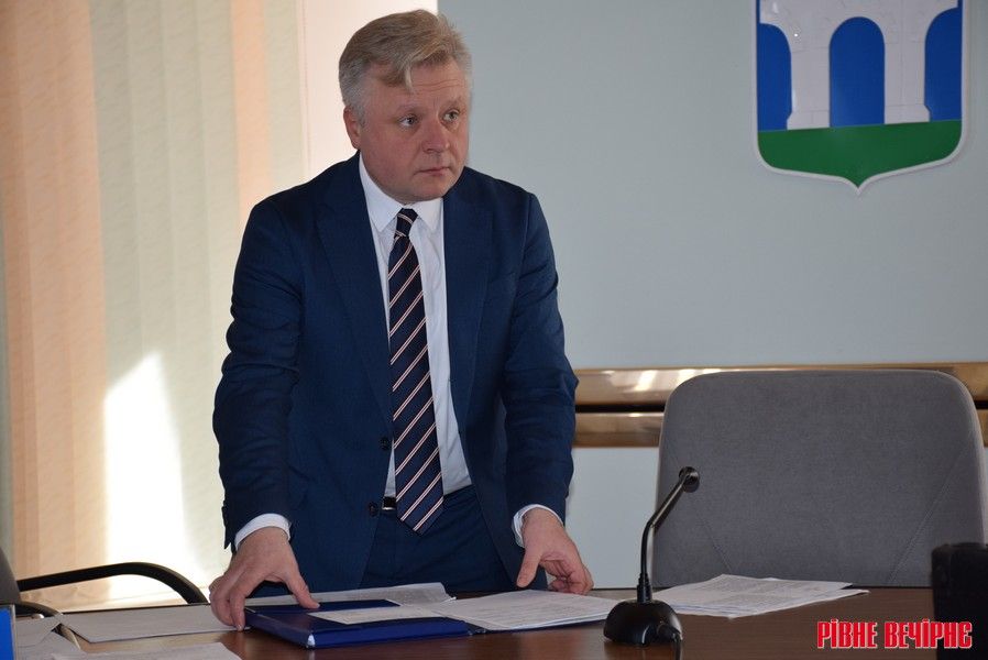 Секретар ради Сергій Паладійчук готується почати засідання