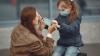 «Бережіться, носіть маску!» - рівненський лікар розповів, чому це не допомагає від коронавірусу