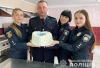 Дітям із прийомної сім’ї поліцейські подарували торт