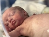 Із рівненської лікарні виписали немовля, яке народилось 900-грамовим