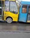 Маршрутка «поцілувалася» з тролейбусом в Рівному