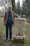 Митець з Рівненщини зробив вежу Луцького замку для бджіл