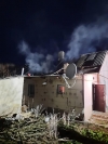 На Дубенщині вночі згорів дах у будинку селян