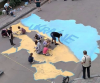 На проїзній частині в Здолбунові намалювали мапу України (ФОТО)
