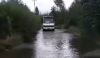 На Рівненщині маршрутка не могла доїхати до села, бо дорогу затопило (ВІДЕО)