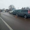 На Рівненщині перед пішохідним переходом зіткнулися чотири авто