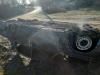 На Рівненщині повністю згорів автомобіль, який врізався у газову трубу