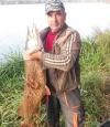 На Рівненщині рибак упіймав величезну щуку 