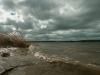 На Рівненщині -  сильні пориви вітру, а на Басівкутському озері - шторм