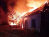На Сарненщині близько трьох годин гасили пожежу в будівлі