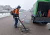 На трасі, яку на Рівненщині відкривав Янукович, ремонтують «ями» (ФОТО)