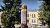 Пам’ятнику радянському партизану у Здолбунові відбили голову