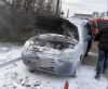 У Рівному поліцейський допоміг загасити авто, яке загорілося під час руху