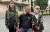Поранених бійців на Рівненщині провідують маленькі волонтери 