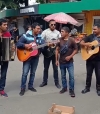 Роми у Рівному не лише техніку окупантів викрадають, а й гарно співають