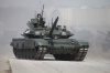 Росіяни вчепили на танки українські прапори, щоб дискредитувати ЗСУ