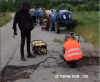 Селяни на Рівненщині два дні ремонтували дорогу