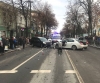 «Швидка» забрала водія, якому розбили авто у центрі Рівного