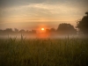 Туман і сріблясті хмари. Показали чарівну красу світанку на Оствиці у Рівному (ФОТО)