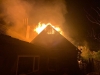 У Квасилові ледь не згоріли два житлові будинки через пожежу неподалік