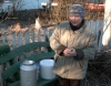 У селі на Рівненщині люди віддають молоко на потреби ЗСУ