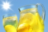 Вода з лимоном і теплий душ: як врятуватися від спеки 