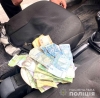 Житель Костополя намагався відкупитися від поліцейських за домашнє насильство 
