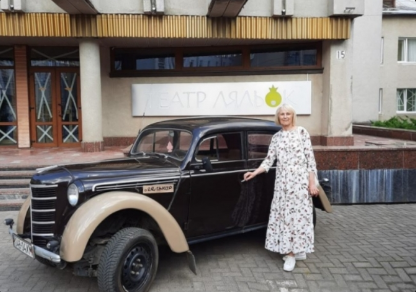 Авто біля театру — не Кузнєцова, а Архіпова