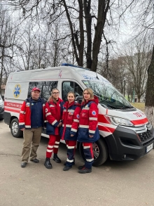 Бригада медиків врятувала у Рівному чоловіка, в якого була задишка та болі