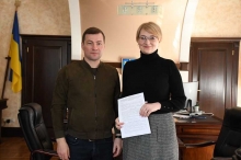 Карауш підписав контракти з керівницями двох обласних комунальних закладів
