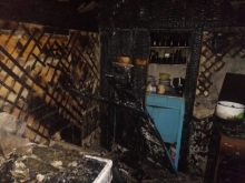 Пожежу в будинку на Рівненщині гасили більше трьох годин 