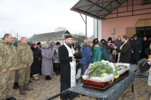 Сотні жителів Березнівщини віддали останню шану полеглому воїну