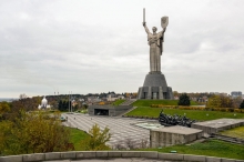 Нарешті! «Батьківщина-Мати» у Києві отримає Тризуб змість герба СРСР